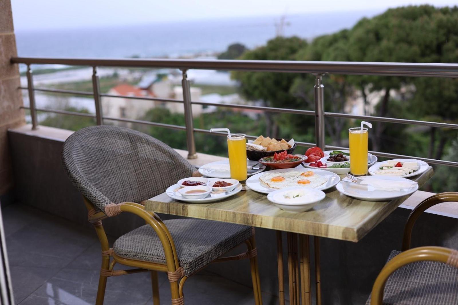 Ibiza Hotel Jounieh Extérieur photo