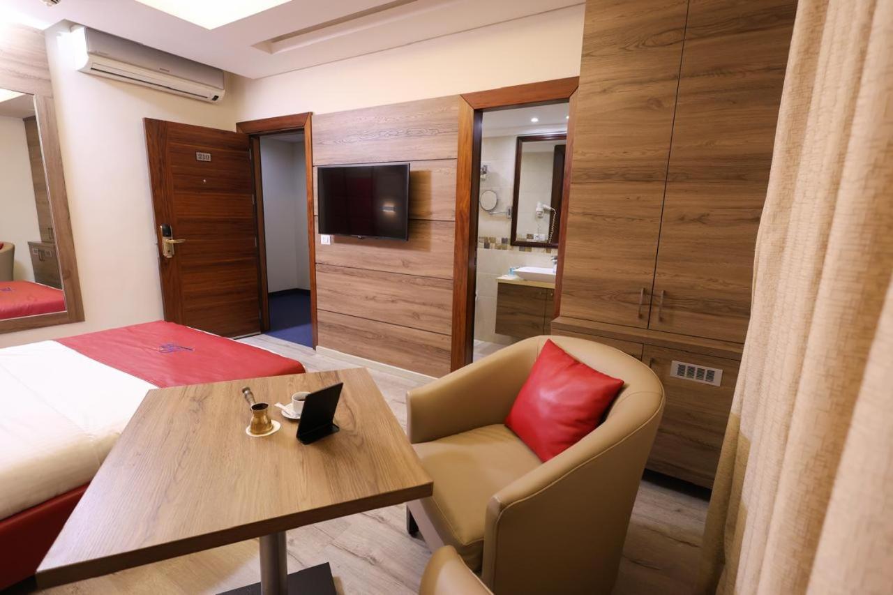 Ibiza Hotel Jounieh Extérieur photo